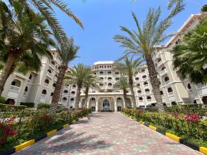 VayK - Stylish 1Bedroom with Secluded Beach Access in Palm Jumeirah
