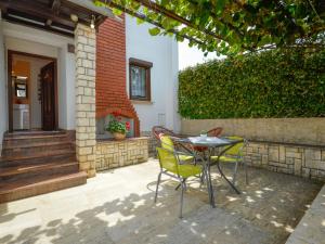 Apartment Danica-3 by Interhome