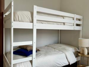 Elegante Bilocale- 1 minuto dalla metro M2 Piola