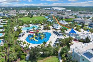 Relaxing 6BR Home w Pool Near Disney