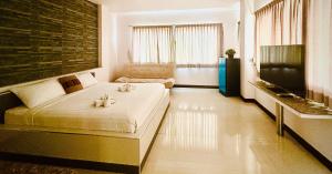 Ree- Riverside hotel