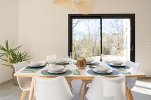 Maisons de vacances Maison paisible au pied de la Sainte Victoire Ideale pour un sejour en famille ou entre amis : photos des chambres