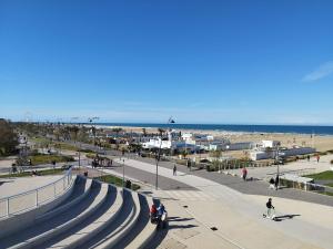 Elegant and quiet apartment in the sea area