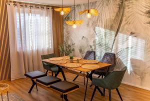 P-Hosting Modernes Apartment zwischen Ravensburg und dem Altdörferwald, 110qm, Familienfreundlich, Separater Eingang, Kaffeevollautomat, Bäcker und Pizzeria 15 Meter, Spielplatz 50 Meter, 20 Km zum Bodensee, 30Km in die Berge