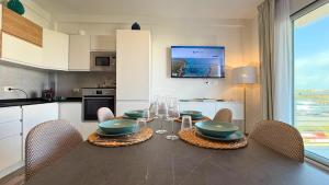 Olimpia Holiday con Piscina fronte mare