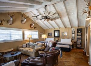 Combined Cabin Escape w BBQ Fire Pit