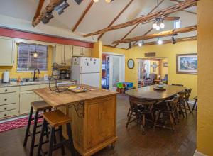 Combined Cabin Escape w BBQ Fire Pit