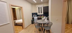 New Ventiri Family Suite 5, near Hilton, Athens Central, fully equipped