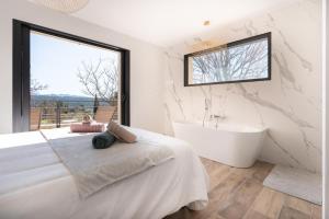 Maisons de vacances Maison paisible au pied de la Sainte Victoire Ideale pour un sejour en famille ou entre amis : photos des chambres