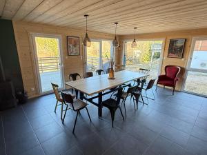 Maisons de vacances CHALET LES 2 MARMOTTES 4 etoiles Bain nordique, Petanque : photos des chambres