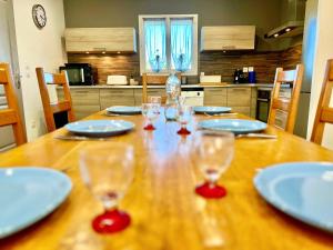 LOustau Degio - Villa Provence, Piscine, CLIM, Calme, 4 chambres, 6 lits, 2 salles de bains, 8 personnes