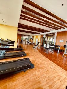 Cozy Room in Front of US Embassy