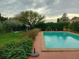 Villa agréable avec piscine à Caveirac - Langlade