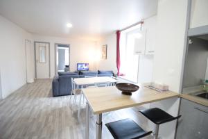 Chez Caro - Centre Ville - Proche Gare - Parking proche - Wifi ou Ethernet gratuit - Géré par PrestaZenServices