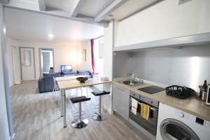 Chez Caro - Centre Ville - Proche Gare - Parking proche - Wifi ou Ethernet gratuit - Géré par PrestaZenServices