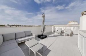 Luxury Penthouse - Rooftop Pool - 100m to the Sea