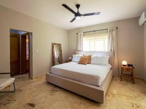 Modern 6 Br Villa With Hot Tub