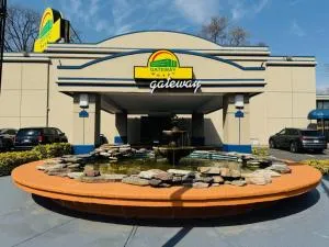 Gateway Hotel - Mount Rainier