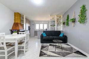 Coastal Whisper - 9 min to Airport & 700m to Sea