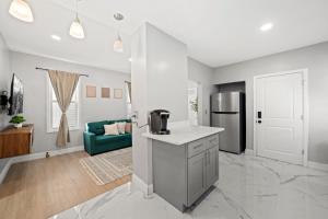 Spacious Stay Near EWR And NYC Mins to Train