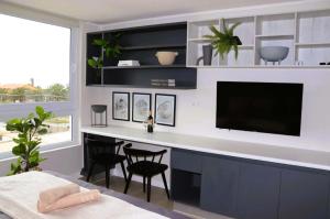 HOM l Wifi CoWork Parking Piscina Serena Faro Mar