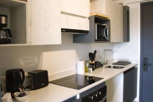 HOM l Wifi CoWork Parking Piscina Serena Faro Mar