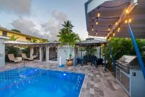 Impressive Private Pool Mandevilla Home Near Beach - Bannatyne