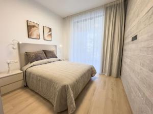 Malberry Park 101 - Modern 2bedroom Apt with Shared Heated Pool, Sauna, Gym, Jacuzzi