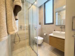 Malberry Park 101 - Modern 2bedroom Apt with Shared Heated Pool, Sauna, Gym, Jacuzzi