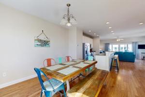 Broad Marsh Beach House II