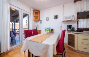 Two-Bedroom Apartment In Pula