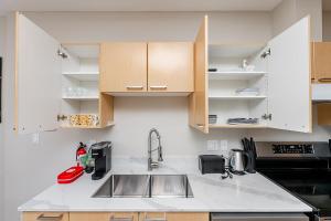Gorgeous Unit in the Heart of Downtown