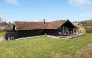 Three-Bedroom Holiday Home In Sydals - Søby