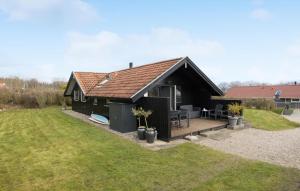 Three-Bedroom Holiday Home In Sydals