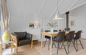 Three-Bedroom Holiday Home In Sydals