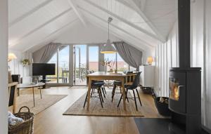 Three-Bedroom Holiday Home In Sydals