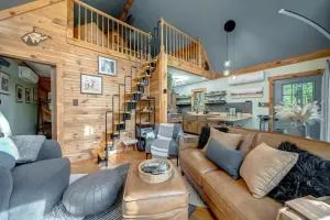 Upscale w Fireplace Fire Pit Games in Gated Comm - Springfield