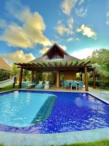 Bangalô com 3 suítes no Eco Resort na Praia dos Carneiros