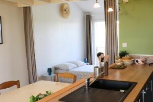 Appartements Grand appartement lumineux a 20 minutes de Bordeaux - Le Clos Montichamp : photos des chambres