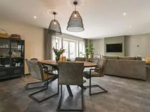 Charming villa with garden - 瑞斯