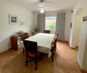 Casa Ampla em Indaiá, 2 minutos a Pé da Praia!