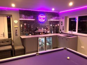 Spacious apartment with Hot Tub & Games Room