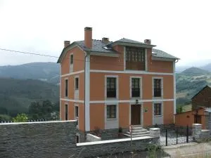 Apartamentos Rurales El Palacio de Doiras - Peirones