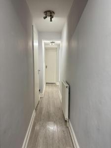 Queensborough Apartment, Central London