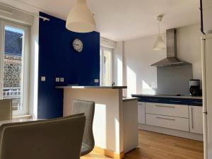 Appartements Residence 6 Rue A.c. - Appartement entierement remis a neuf au coeur du Val-Andre. MAE-6544 : photos des chambres