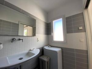 Appartements Residence 6 Rue A.c. - Appartement entierement remis a neuf au coeur du Val-Andre. MAE-6544 : photos des chambres