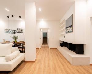 4BD Apartment with Outdoor Jacuzzi Garden