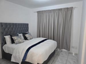 Modern 3 bedroom Sandton City Apartment