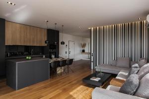 5BD 2 Level Beachfront Luxury Apt by the Olon