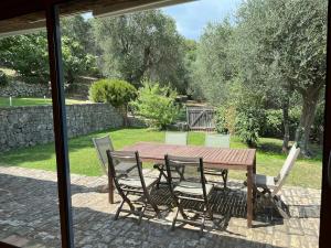 Maisons de vacances Guest house with tennis court : Maison de Vacances